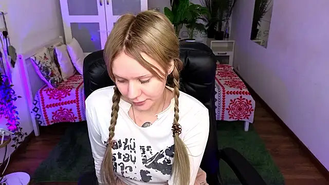 kitten murray  online show from February 12, 2026, 1:55 pm