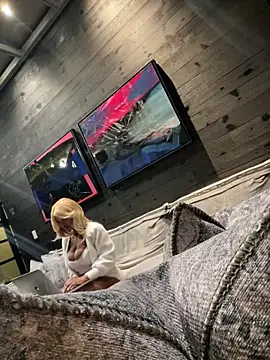 Snapshot of tia___fox chatting on February 21, 2026, 6:59 am tia fox online show from February 21, 2026, 6:59 am