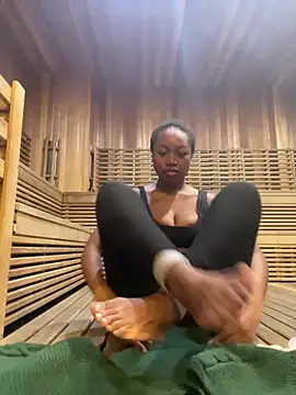 Snapshot of tia___fox chatting on February 10, 2026, 7:46 pm tia fox online show from February 10, 2026, 7:46 pm