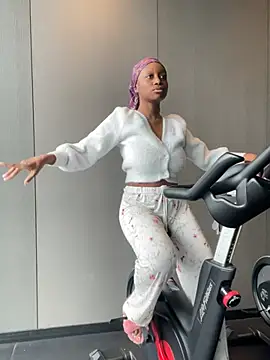 Snapshot of tia___fox chatting on February 5, 2026, 4:03 pm tia fox online show from February 5, 2026, 4:03 pm