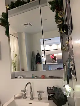 Snapshot of tia___fox chatting on February 25, 2026, 5:13 pm tia fox online show from February 25, 2026, 5:13 pm