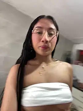 Angela rodriguez online show from October 11, 2025, 4:30 pm