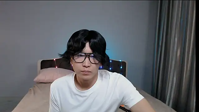 Snapshot of KaiChicken chatting on October 12, 2025, 2:24 am KaiChicken online show from October 12, 2025, 2:24 am