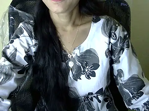 Snapshot of Shazi_1 chatting on December 16, 2025, 4:39 am Shazi 1 online show from December 16, 2025, 4:39 am