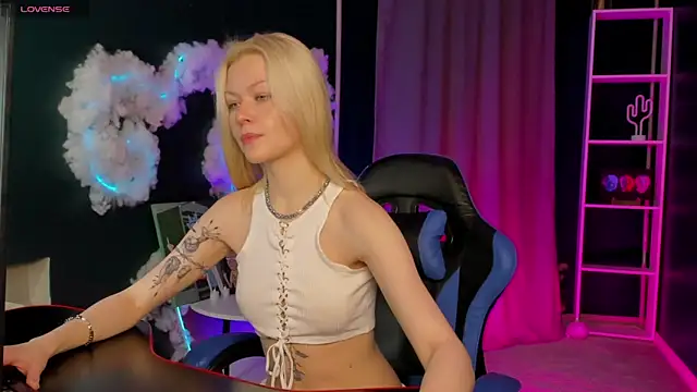 Callista a online show from December 14, 2025, 3:02 am