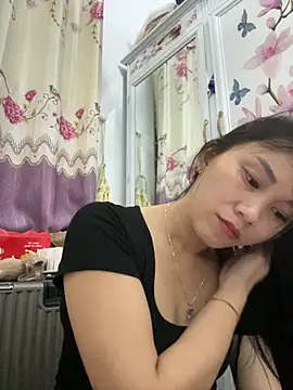 Snapshot of Ami-mi00 chatting on October 1, 2025, 12:31 pm Ami-mi00 online show from October 1, 2025, 12:31 pm
