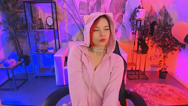 MarcelineChi online show from October 27, 2025, 12:28 pm