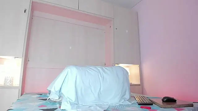 ChloeWiillow online show from February 14, 2026, 12:05 pm