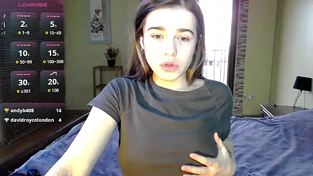 ShellyMoon  online show from October 9, 2025, 2:17 pm