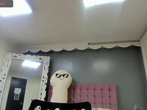 lola cook online show from November 13, 2025, 8:02 pm