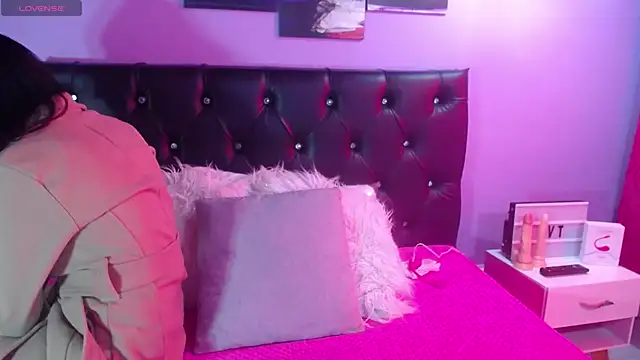 Jazmin ny online show from November 22, 2025, 1:54 pm