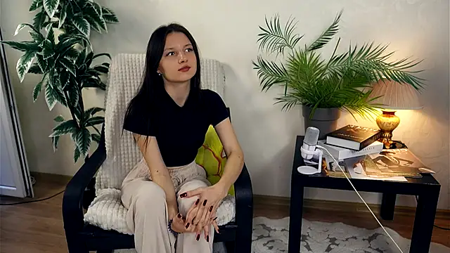 JanellHousen online show from October 7, 2025, 5:41 am