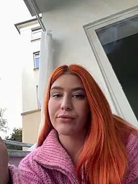 Snapshot of sexycurvy- chatting on October 29, 2025, 10:36 am sexycurvy- online show from October 29, 2025, 10:36 am