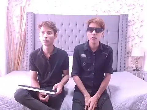 fuck seduction online show from November 3, 2025, 6:33 pm