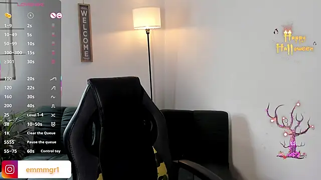 emma-green0 online show from October 10, 2025, 4:08 pm