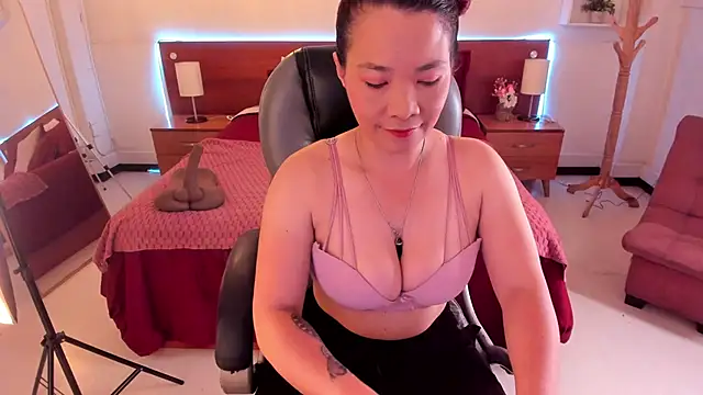 Snapshot of Mafe_Kailina chatting on May 1, 2026, 7:41 pm Mafe Kailina online show from May 1, 2026, 7:41 pm