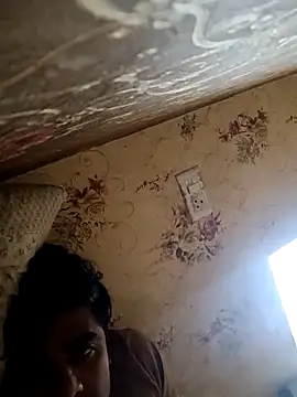 puneriboy32 online show from November 17, 2025, 2:26 am