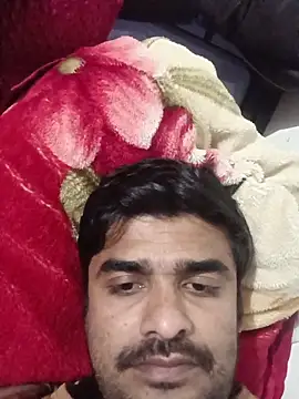 puneriboy32 online show from November 17, 2025, 6:23 pm