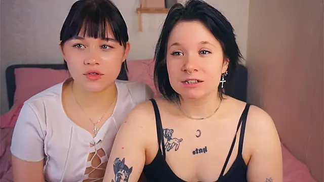 EviaVanveen online show from December 17, 2025, 8:19 am