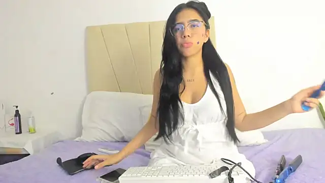 Ainoa Pink online show from October 4, 2025, 7:48 pm