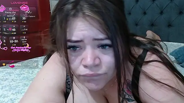 Snapshot of Michellx_hot2 chatting on November 23, 2025, 10:53 pm Michellx hot2 online show from November 23, 2025, 10:53 pm