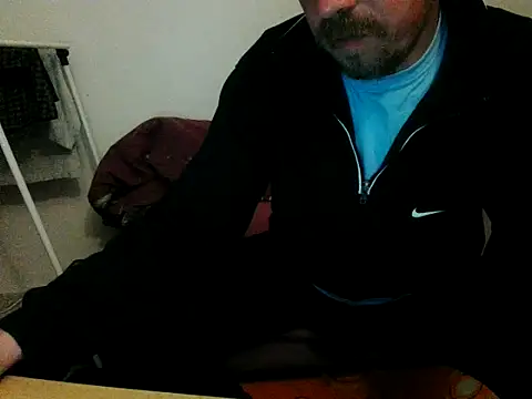 Snapshot of honzinka83 chatting on November 18, 2025, 4:43 pm honzinka83 online show from November 18, 2025, 4:43 pm