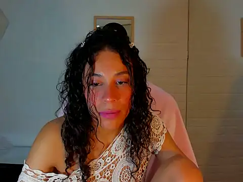 Snapshot of Michii_19 chatting on October 8, 2025, 3:30 am Michii 19 online show from October 8, 2025, 3:30 am