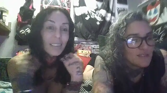 inkdhollow1 online show from May 25, 2026, 2:22 am