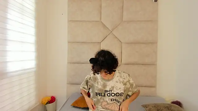 Scaarlett 22  online show from October 2, 2025, 5:49 pm