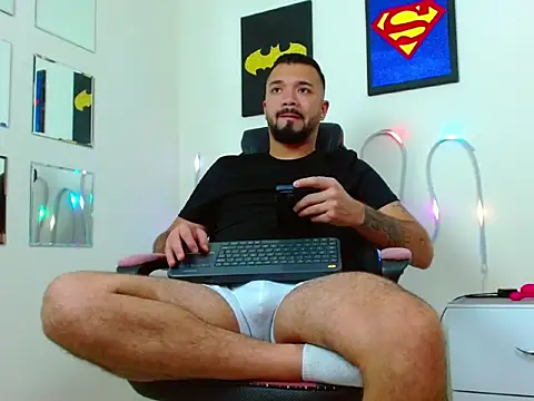 mathewv  online show from November 25, 2025, 6:47 am