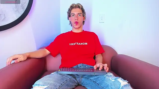 Snapshot of Lucian_grey chatting on November 22, 2025, 4:11 am Lucian grey online show from November 22, 2025, 4:11 am