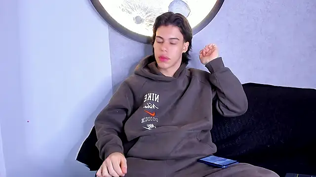 Snapshot of Lucian_grey chatting on October 17, 2025, 4:49 am Lucian grey online show from October 17, 2025, 4:49 am