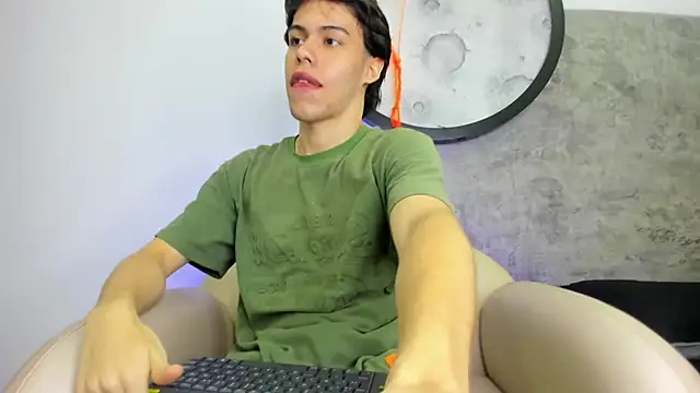 Snapshot of Lucian_grey chatting on October 27, 2025, 1:01 pm Lucian grey online show from October 27, 2025, 1:01 pm