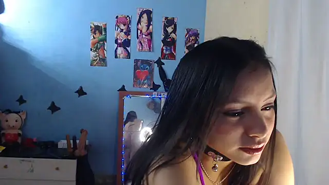 lizethavila online show from April 18, 2026, 1:30 am