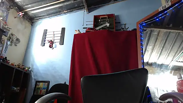 lizethavila online show from April 2, 2026, 1:51 pm