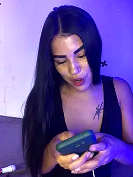 Snapshot of deby_03 chatting on November 18, 2025, 3:37 pm deby 03 online show from November 18, 2025, 3:37 pm