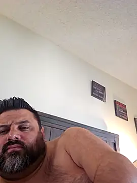 Snapshot of Roddog18 chatting on January 15, 2026, 7:28 pm Roddog18 online show from January 15, 2026, 7:28 pm