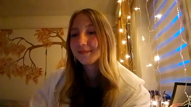 CarynFlaryn online show from October 7, 2025, 4:13 am