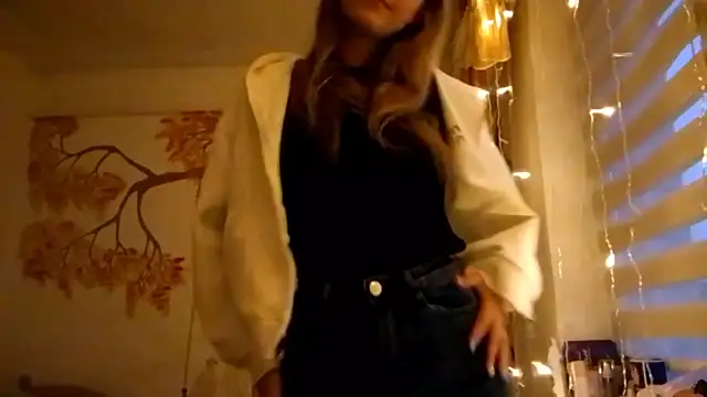 CarynFlaryn online show from October 8, 2025, 4:14 am