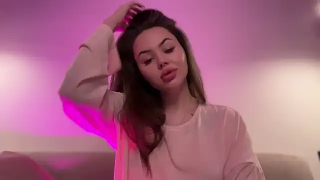 AlmaryKim online show from October 8, 2025, 7:47 pm