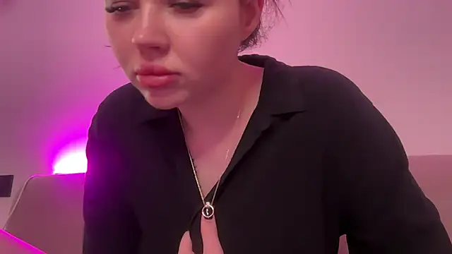 AlmaryKim online show from March 7, 2026, 8:14 pm