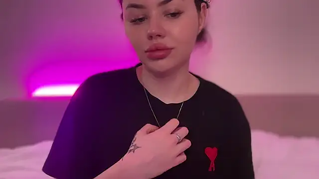 AlmaryKim online show from February 11, 2026, 5:40 am