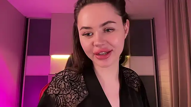 AlmaryKim online show from February 12, 2025, 9:43 pm