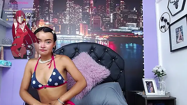 IrisCole online show from October 7, 2025, 11:22 am