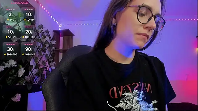 Shinny Crystal online show from October 16, 2025, 2:03 pm