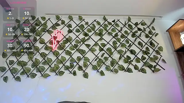 Shinny Crystal online show from October 30, 2025, 1:31 pm