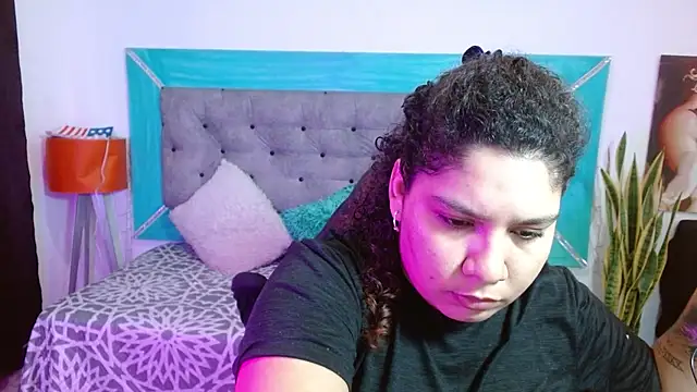 Snapshot of roxx_iie chatting on November 14, 2025, 11:19 pm roxx iie online show from November 14, 2025, 11:19 pm