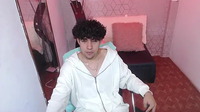 Liil boy online show from November 5, 2025, 3:53 am