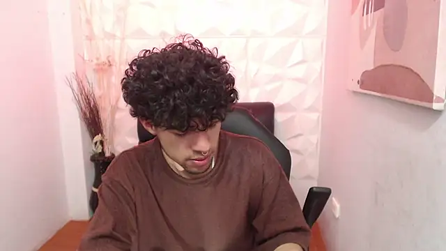 Liil boy online show from October 25, 2025, 3:49 am