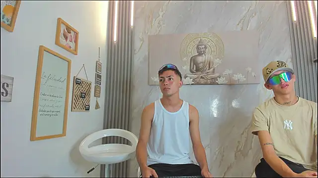 VERY HOT GUYS online show from January 14, 2026, 1:15 pm